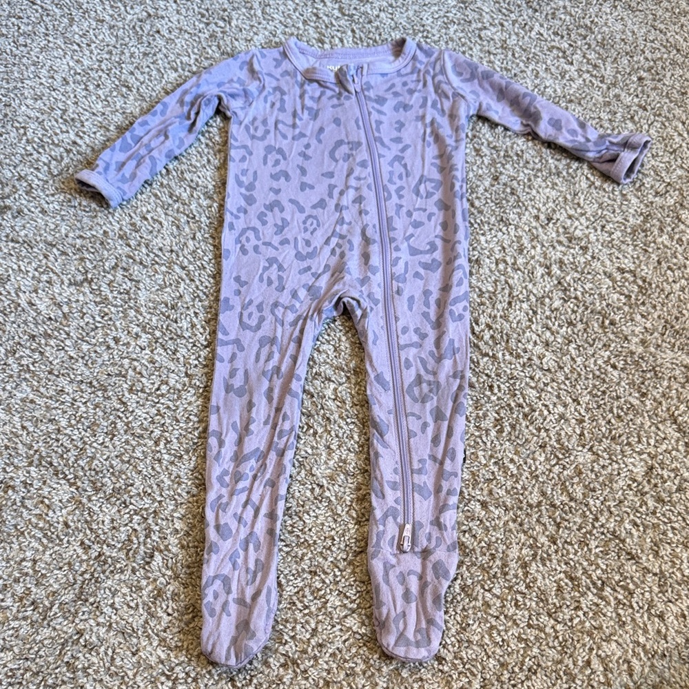 Kyte BABY Size 6-12 Zippered Footie - Purple Leopard